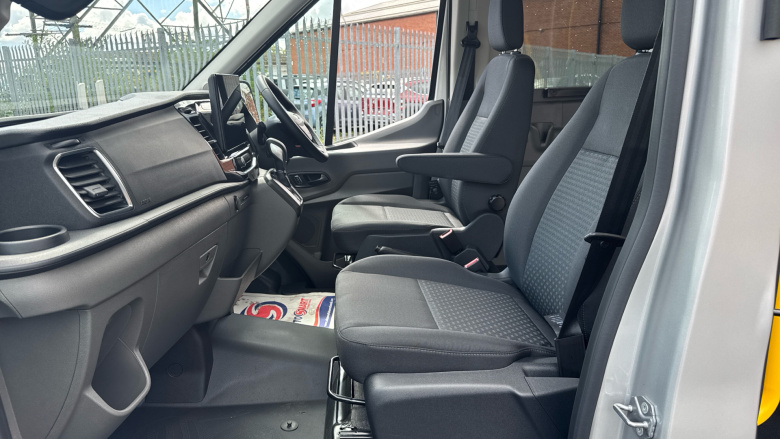 Ford Transit Minibus Transit 460 L4 Minibus Diesel Rwd 2.0 EcoBlue 165ps H3 17 Seater Trend Auto [Nav]